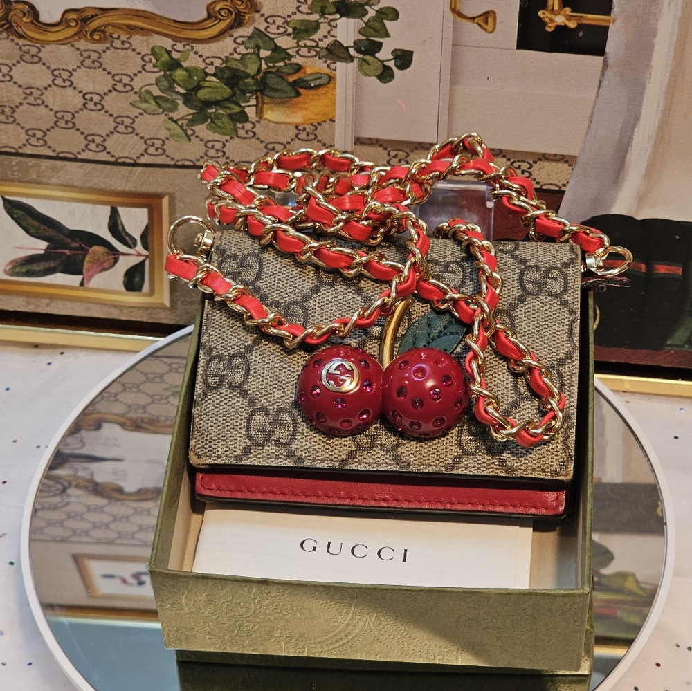 Gucci GG Supreme Coated Canvas 3D Beige & Red Cherry Compact Wallet - Picture 2 of 16